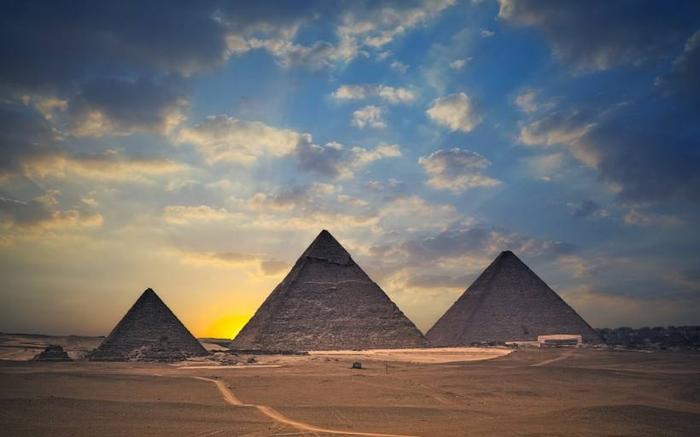 拿破仑的手下在埃及挖出神秘石碑，专家说：它也太珍贵了