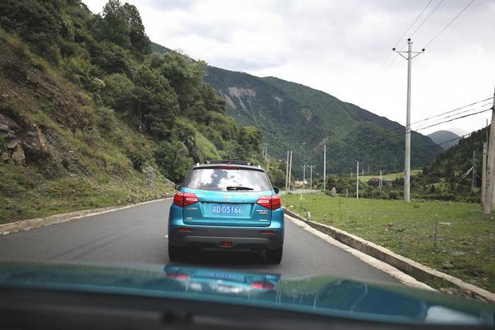 川西游记丨4568米秘境赏贡嘎神山，15万级SUV也能穿越高海拔