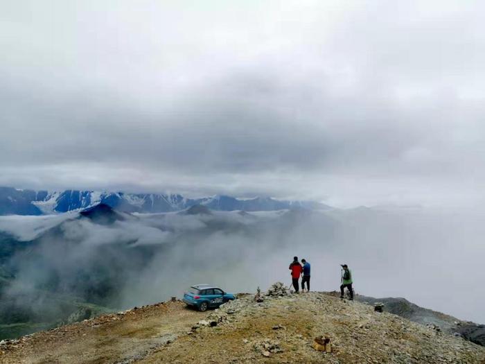 川西游记丨4568米秘境赏贡嘎神山，15万级SUV也能穿越高海拔