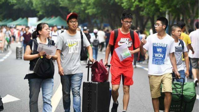 为何虚假大学屡禁不止？“假文凭”大行其道，如何去辨别野鸡大学