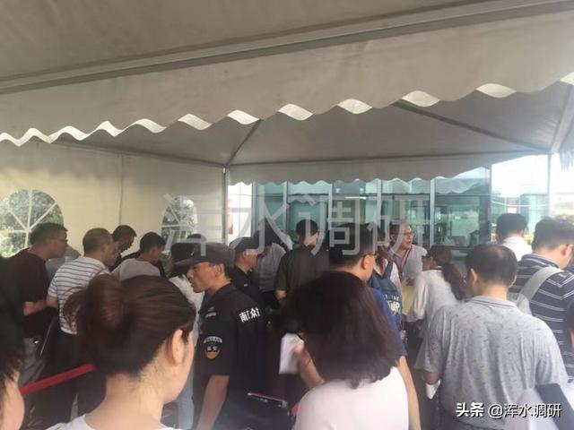 康得新股东会：股民成立维权中心进驻，北京银行拒绝提供账户流水