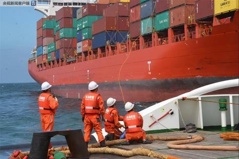 集装箱船失去动力致20名外籍船员遇险 东海救助局驰援救助