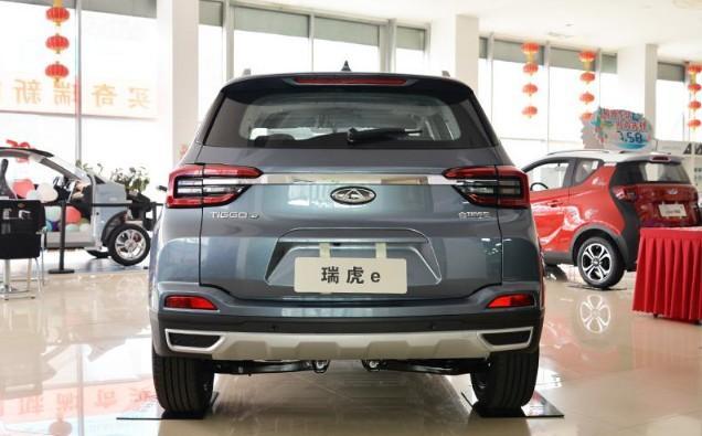 这款小型SUV，续航500公里，1小时充满，百公里加速5秒，8月上市