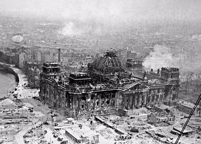 二战后期，为了攻克德国议会大厦，苏军竟伤亡数千人