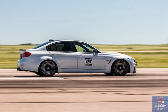 这是一辆“不断参赛”“不断升级”的宝马BMW M3！