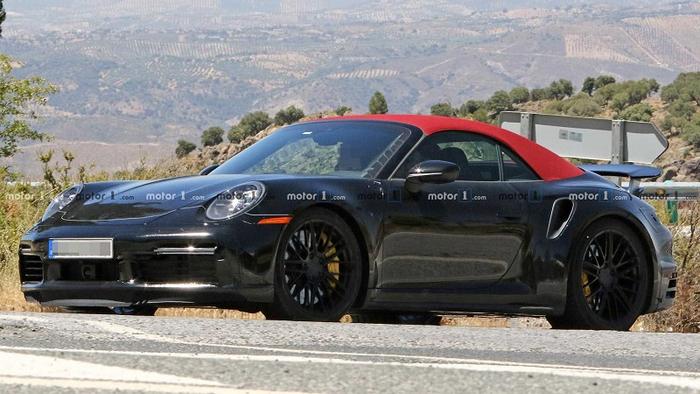 采用最新设计/750牛·米 2020款保时捷911 Turbo敞篷版谍照曝光