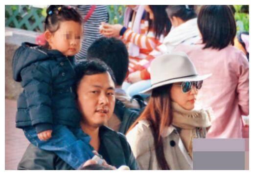 41岁怀四胎、花九亿买“龙”送婆婆，为什么吴佩慈还嫁不进豪门？