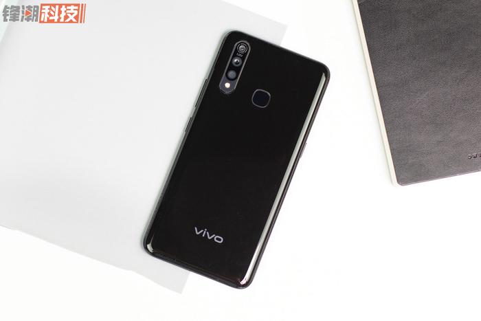 经典黑色彰显出的华丽：vivo Z5x 真机图赏