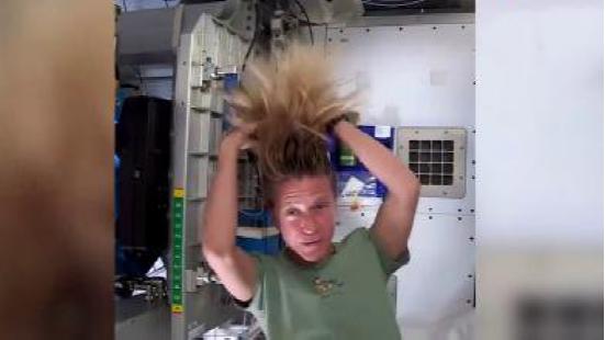 都说水会引发航空事故，那宇航员在太空中怎样洗头发？