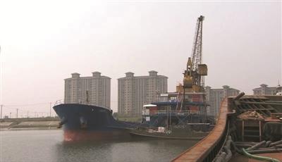 江苏海警在启东海域查获600吨走私成品油