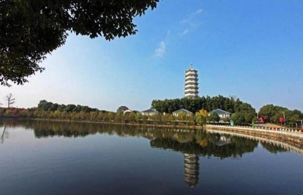 聚雄半岛：嘉鱼5A级景区度假别墅，武汉后花园国家特色小镇