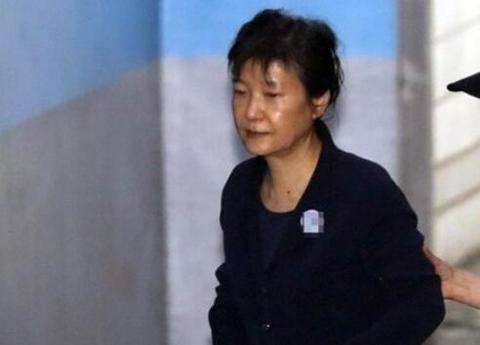 朴槿惠受贿案二审宣判：获刑5年 追缴27亿韩元