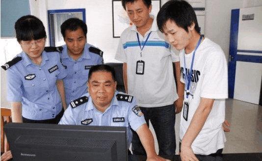 “文职警察”和“正式警察”有何区别？