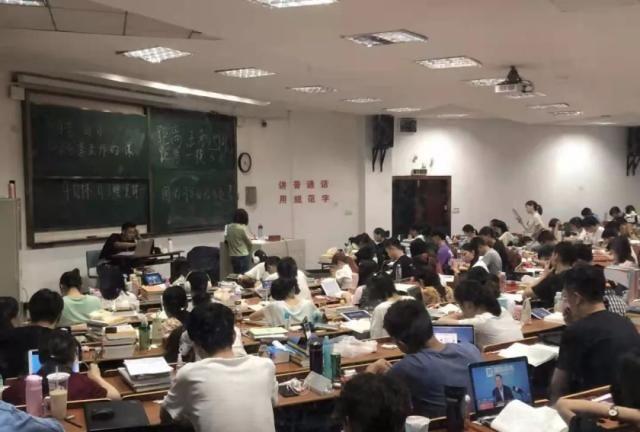 华东政法大学第一届法考高分选手经验来了：他们都说这样考必过