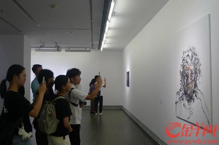 只展29天！玛吉·汉布林的绘画艺术在广东美术馆展出