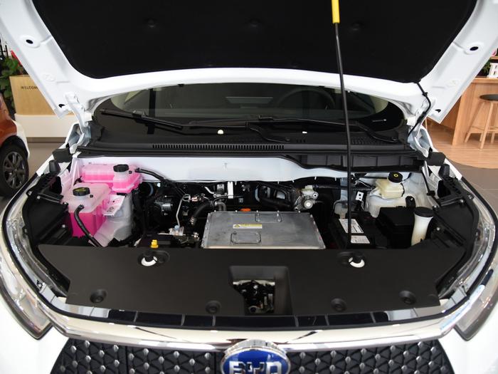 比亚迪S2正式上市，十万级纯电SUV，竞争北汽EC5