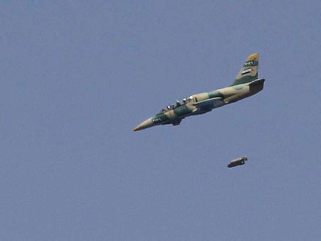 俄叙联军大规模空袭，8名武装分子被炸死，竟来自遥远的克什米尔