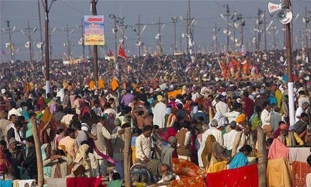 直击印度大壶节，3000万人同时在恒河沐浴，期间共1.2亿人参与