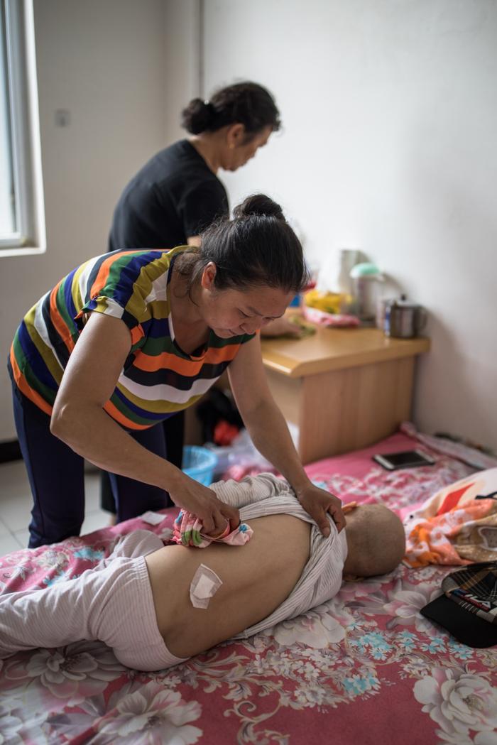 妈妈，我好难受不要治了，如果您想我，我死后魂儿会来陪着您