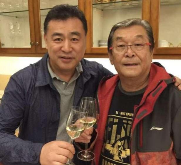 前央视“国脸”张宏民，退休后独居国外，58岁仍形单影只