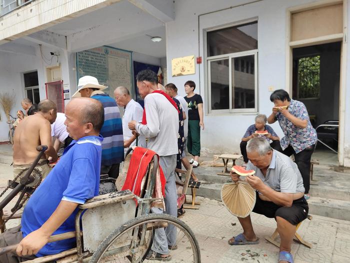 柘城县点滴公益协会联合县爱心团队到陈青集乡敬老院开展慰问活动