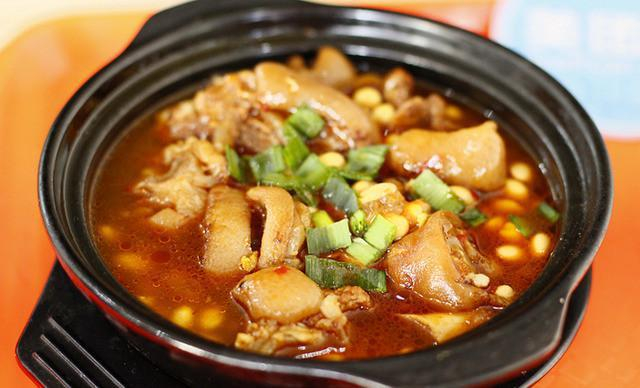 家的味道，从一锅黄焖猪蹄开始·慢炖的温暖与家的温馨