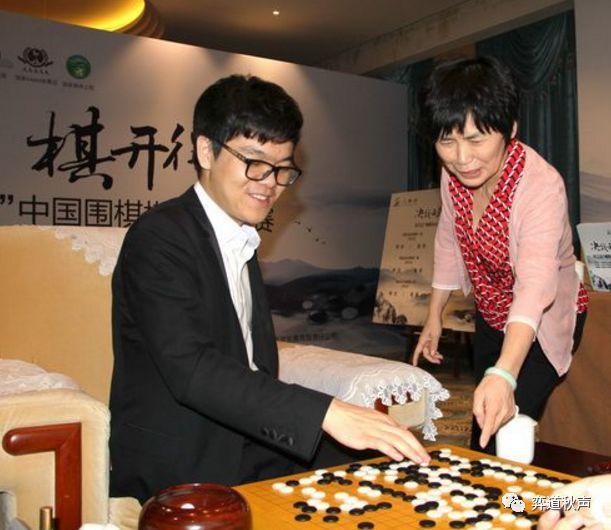 实至名归！ 柯洁逆转连笑登上棋圣宝座 中国第一人墙内开花亦芬芳