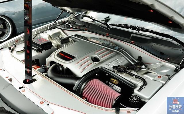 5.7L HEMI V8的自吸乐趣就在此！克莱斯勒300C HEMI！