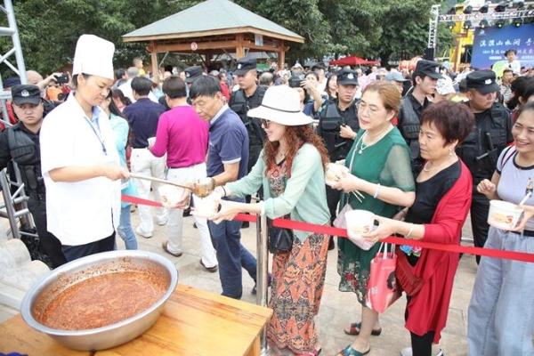 2019年抚仙湖铜锅美食文化旅游节圆满闭幕，迎客期间，人气火爆！