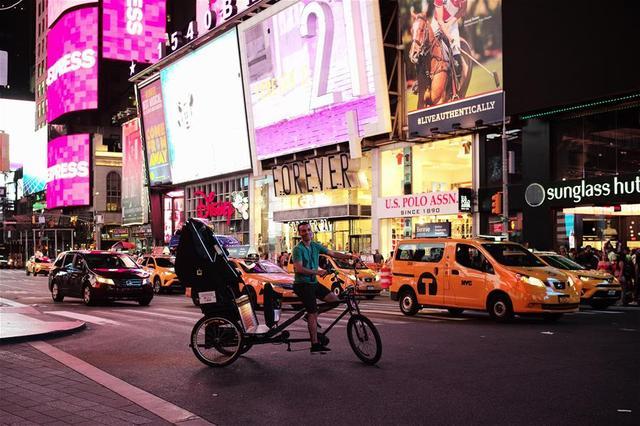 夜幕下的纽约时报广场