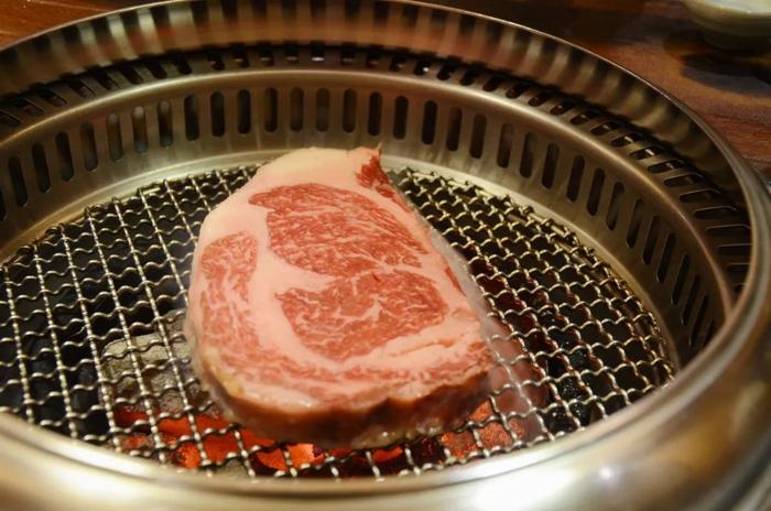 万葉日式烧肉勾魂新菜，“鲜”透了这个夏天