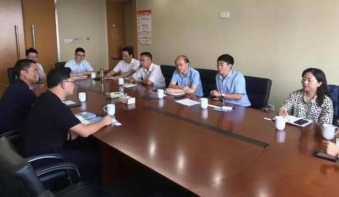 扬州市委常委、组织部部长江桦会见前海创投总裁余登魁一行