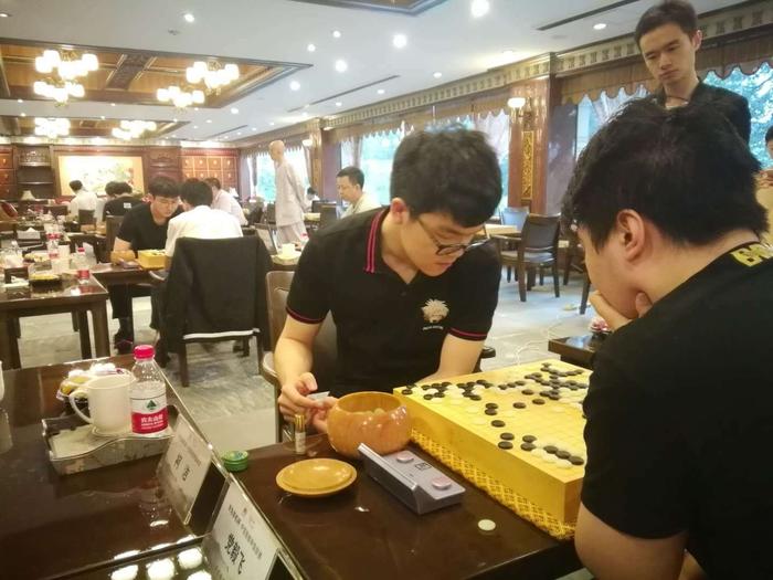 柯洁清华报到  “中国围棋第一人”开启大学生活