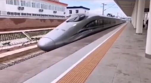 鲁南高铁最新消息！“青铜剑”高速试验列车首破时速300公里