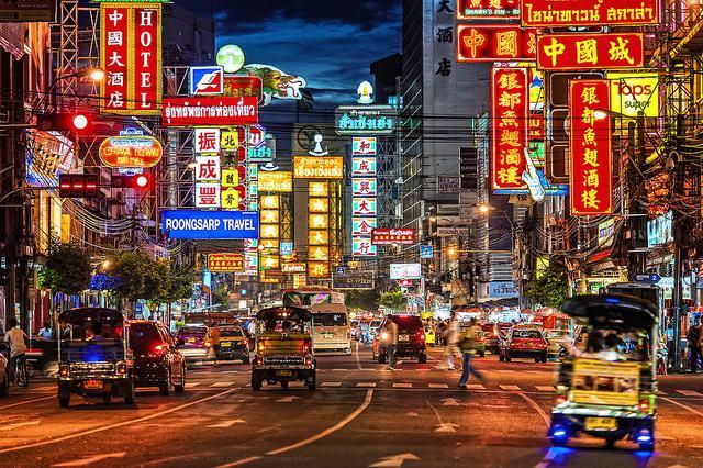 东南亚最大的唐人街，随处可见的中文招牌，满大街的人都讲中文