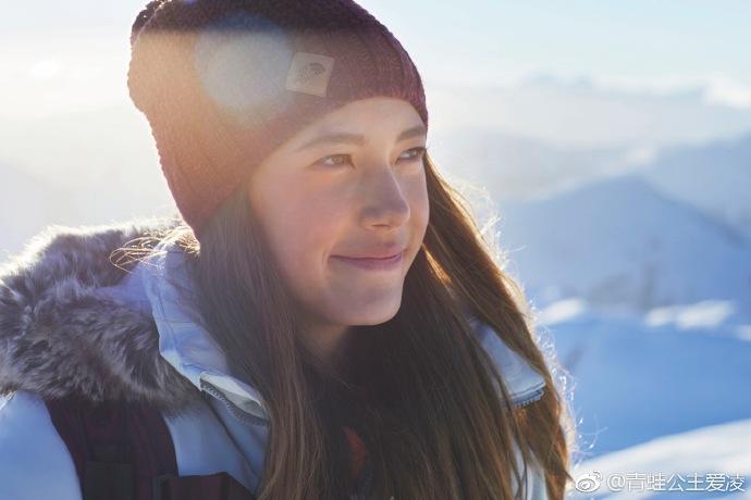 中国归化选手历史首冠！15岁滑雪美女摘金，为冬奥放弃美国国籍