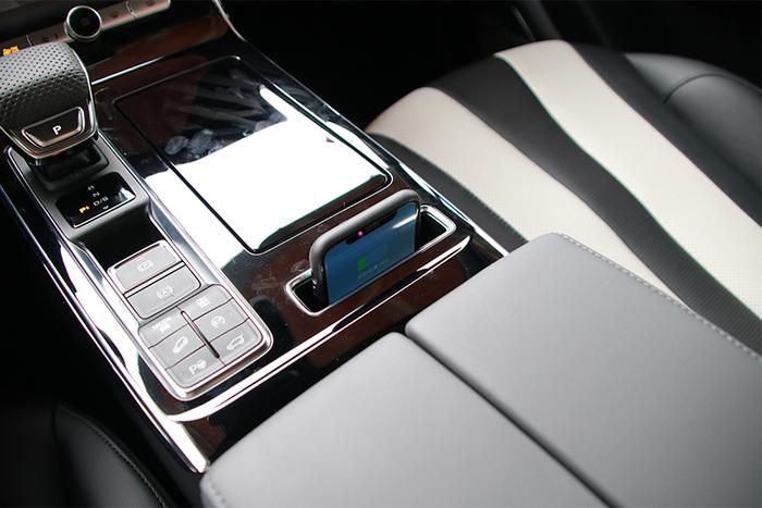 提供2种动力5款车型 荣威RX5 MAX开启预售 预售价14.98万元起