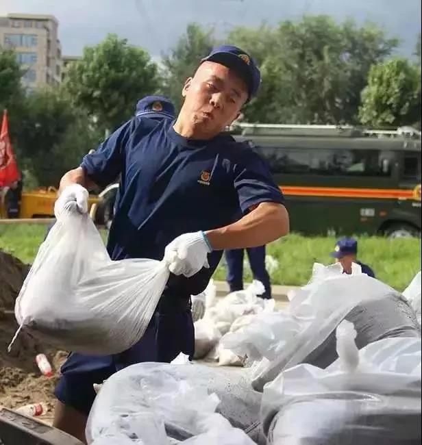 凌晨！张庆伟紧急召开全省防汛视频调度会，要突出“防、抢、救”这三件事！