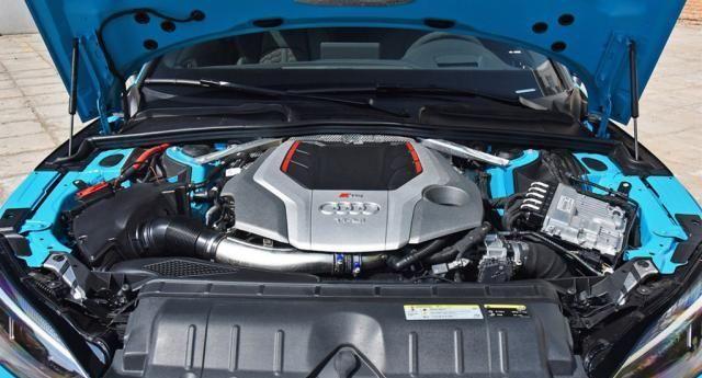 奥迪RS5豪华车，2.9T发动机，可选装碳陶瓷刹车碟，更享受！