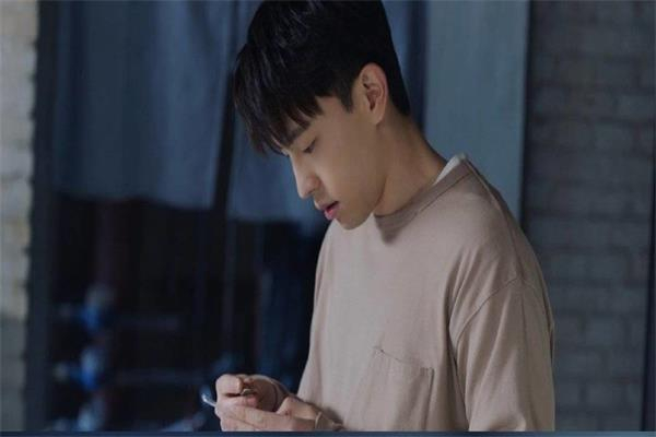 ����˵�����˸���ж��ַ�ʽ�����ѡ��ĬĬ�뿪�����ǻ�̹�����