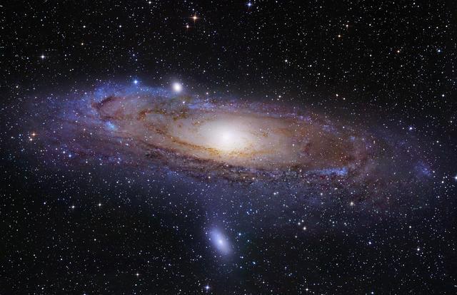 仙女座星系离银河系多远？能用肉眼看到吗？
