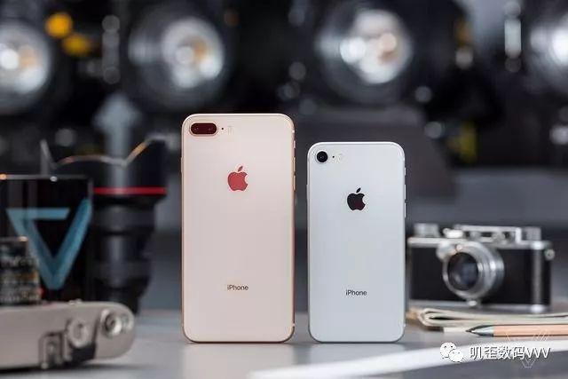 iPhone 8和iPhone 8 Plus谁更值得买？看完优缺点，差距真大