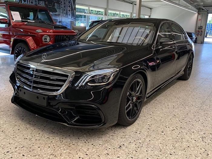 黑色的运动感 梅赛德斯AMG S63海外实车