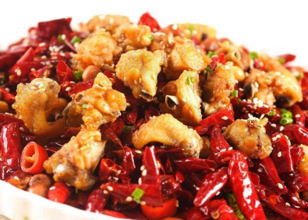 文化历史悠久的云南，哪里的美食也很不错，私房辣子鸡块