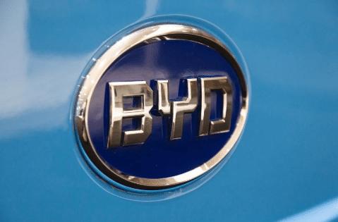 比亚迪最失利的车型，旗舰级装备超30万水平，上市1年被迫停车