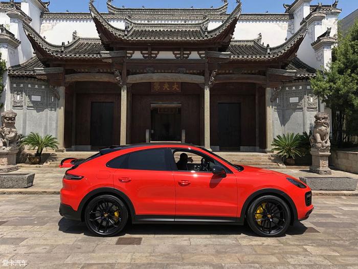 保时捷Cayenne Coupé中国上市 99.8万起