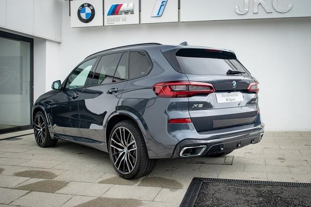 全新宝马X5 xDrive30d M运动版