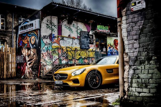 雨中的AMG GTS，气氛很是融洽！