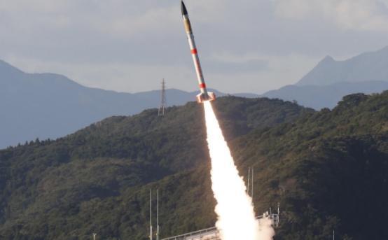 28倍音速火箭腾空而起，射高达3.6万公里，中国航天创造世界纪录
