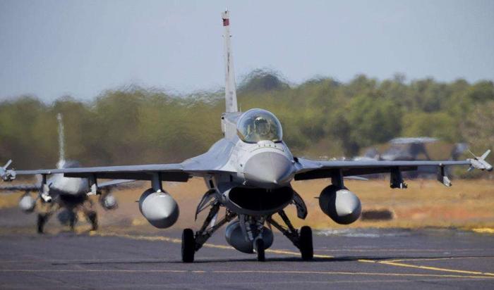 视频｜美批准对台军售66架F-16V战机 我们该如何反制？